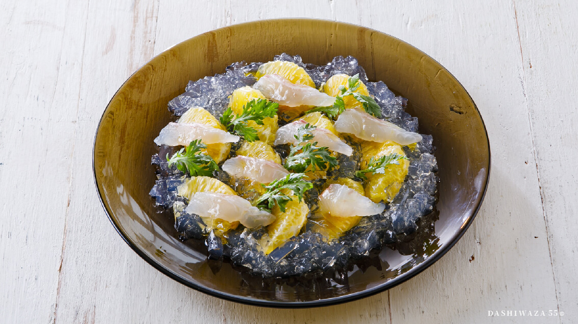 お刺身と柑橘のだしジュレがけ