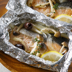 だしパラサーモンのホイル焼き