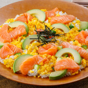 だし酢めしのサーモンちらし寿し