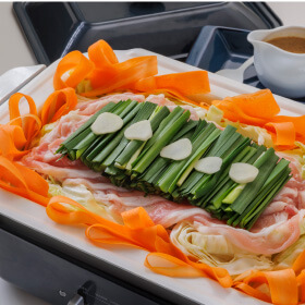 豚肉とキャベツのだしパラ蒸し鍋